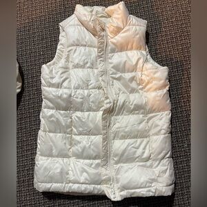 Old Navy Frost Free Vest in Cream